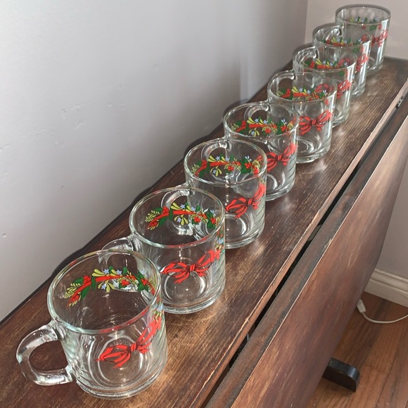 Vintage 8 Christmas Mugs - Picture 1 of 7